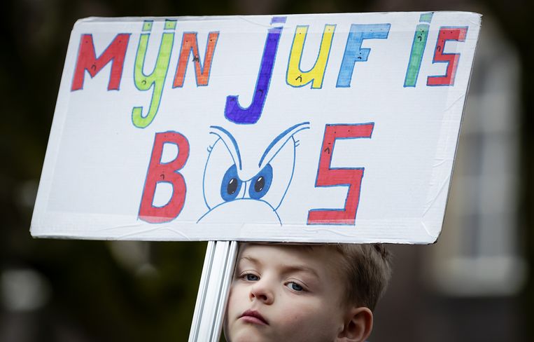 Het klassieke onderwijsbeeld van één leerkracht voor één klas, gaat verdwijnen als het aan de schoolbesturen ligt. Beeld ANP /  ANP
