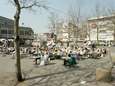 Morgen mag je het terras weer op en zo zag het terras van muziekcentrum Vredenburg er in 1987 uit