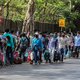 Indiase arbeidsmigranten keren massaal terug naar geboortedorpen: ‘We voelen ons in de steek gelaten’