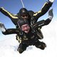 Bush senior maakt zesde parachutesprong