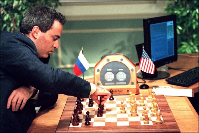 Garry Kasparov werd in 1985 jongste wereldkampioen ooit (op dat moment) in het schaken en stond jarenlang bovenaan op de wereldranglijst.
