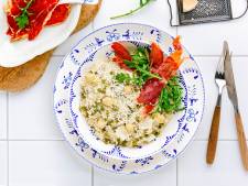 Wat Eten We Vandaag: Risotto met witte asperges en gedroogde Parmaham