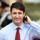 Photobombs, verschillende sokken en blote bast: hoe Trudeau een virale premier werd
