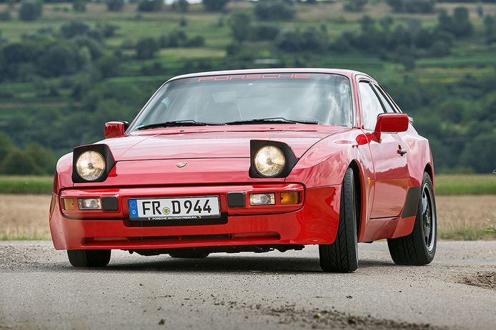 Porsche 944.