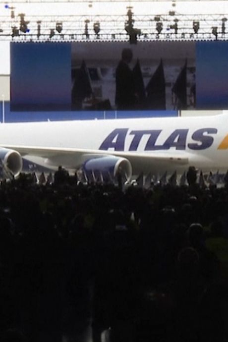 Boeing livre son tout dernier 747, des milliers de personnes font leurs adieux