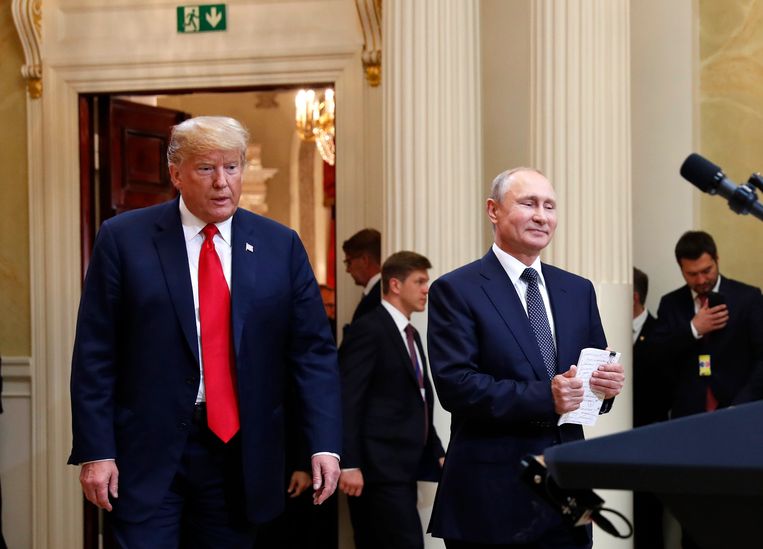 De directeur nationale inlichtingen van de Verenigde Staten, Dan Coats, heeft verklaard dat hij geen weet heeft van wat Amerikaans president Donald Trump en zijn Russische ambtgenoot Vladimir Poetin elkaar verteld hebben tijdens hun top maandag in Helsinki. Beeld AP