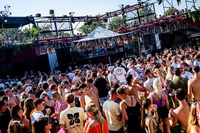 Zon en beats maken van Dreamvillage met onder meer David Guetta perfecte afsluiter festivalseizoen