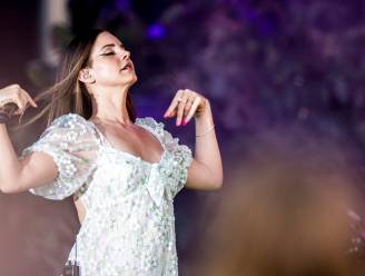 Lana Del Rey’s uitgelopen optreden levert Coachella een boete van 2.000 euro per minuut op