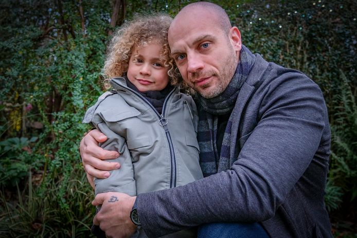 Kaïs et son papa Grégory.