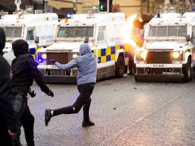 ‘Troubles’ zijn terug in Noord-Ierland: “Ouderen en milities jutten jongeren op, dit houdt nooit op”, zegt Vlaming die nabij Belfast woont
