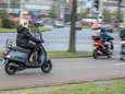 Bromverbod in Nijmegen: hoe ongezond is het nou om achter zo’n scooter te rijden?