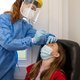 Hoge Gezondheidsraad wil gratis PCR-tests voor jongeren die nog op vaccin wachten