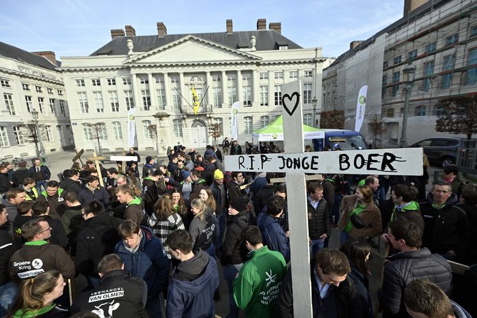 Protest in februari tegen nieuwe regels omtrent stikstof, georganiseerd door de 'Groene Kring': een beweging van jonge landbouwers