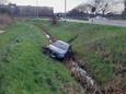 Wagen in de gracht op R4.