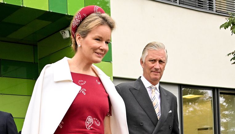 Koningin Mathilde draagt dezelfde jurk als koningin Máxima Beeld ANP / EPA