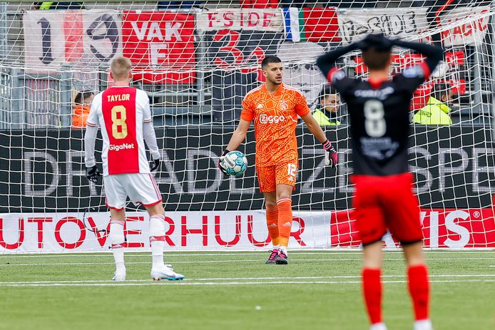 Doelman Gerónimo Rulli (l) was de enige winterversterking van Ajax.