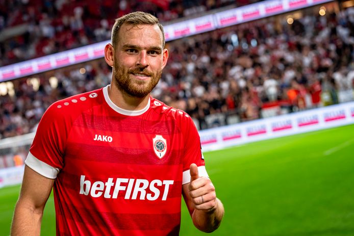 Vincent Janssen na de wedstrijd. De Oranje-international wacht nog op zijn eerste officiële goal voor Royal Antwerp.