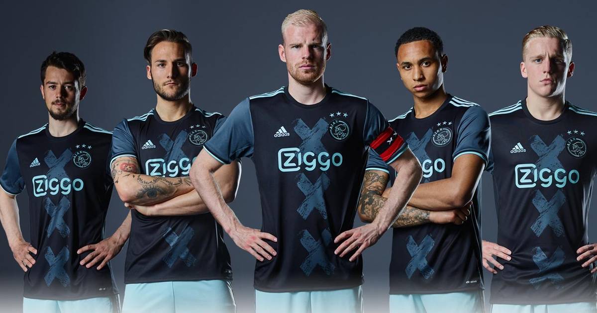 solide evolutie Geweldige eik Ajax volgend seizoen met Andreaskruizen op shirt | Nederlands voetbal |  AD.nl