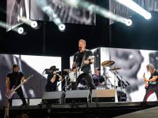 Une femme accouche durant un concert de Metallica