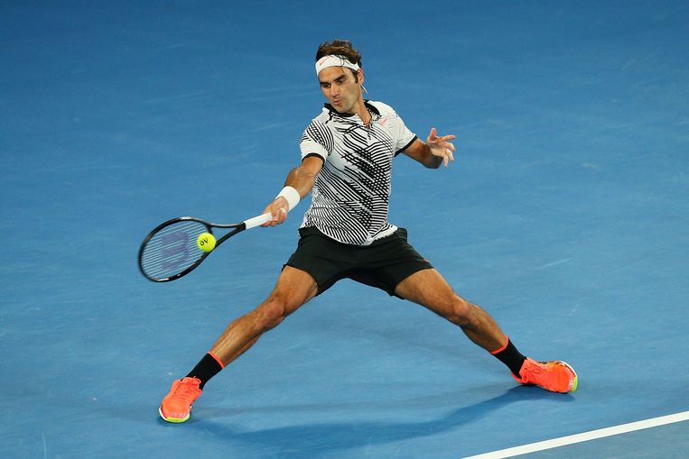 Federer, net hersteld van een slepende knieblessure en al 35 jaar, won in 2017 in vijf sets een niet meer verwachte grand slam van Nadal. Beeld Getty Images