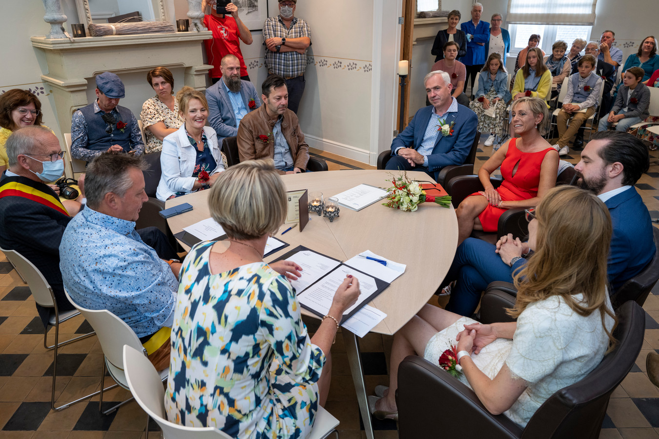 Schepen Sertijn viert dertigjarig jubileum en hernieuwt trouwbeloften