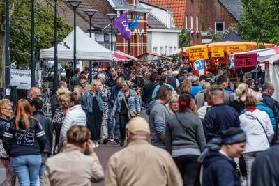 Lepelstraat bruist dit weekend weer van de energie, met pinksterbraderie als publiekstrekker