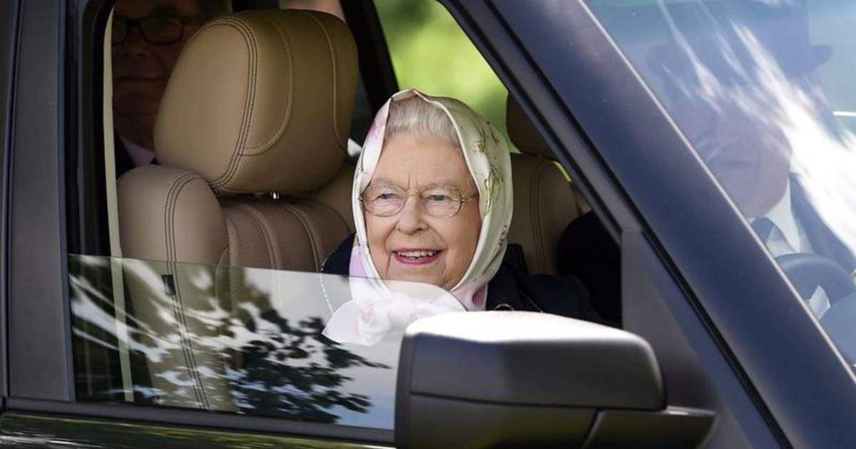 Why Queen Elizabeth was the only one allowed to drive in England ...