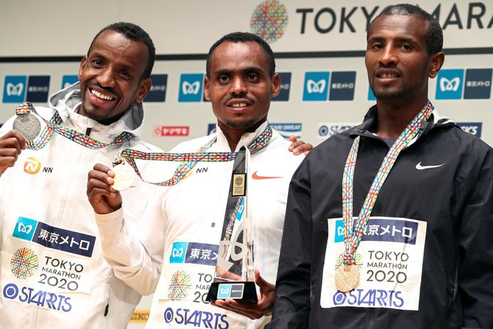 Bashir Abdi, Birhanu Legese en Sisay Lemma op het podium.