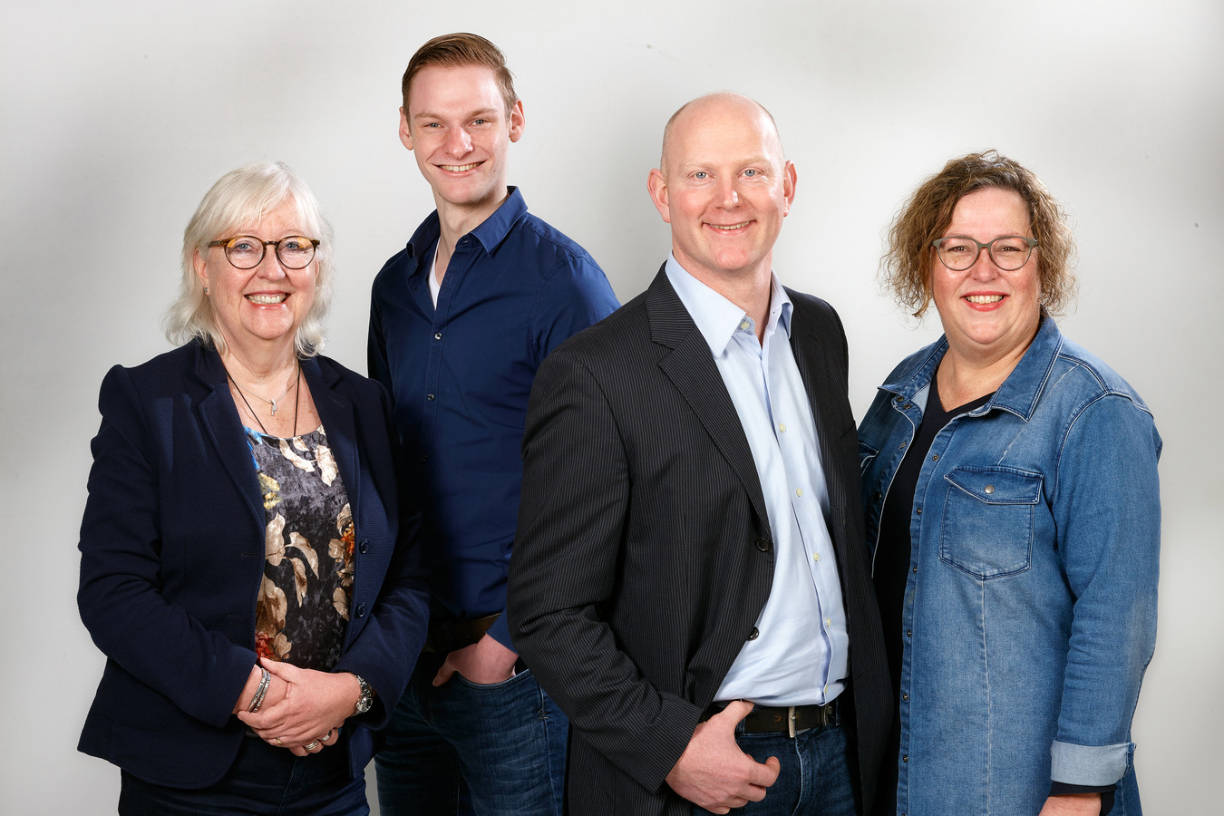 Thea Cichy, Luuk van Straten, Pieter van Loon en Annemarie Huibers-Kessen (vlnr) zijn kandidaat voor de gemeenteraadsverkiezingen namens Sociaal Progressief Oirschot.