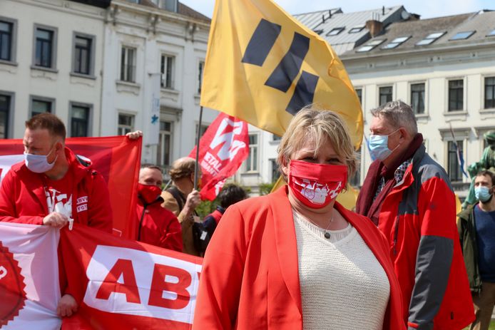 Miranda Ulens, algemeen secretaris-generaal van het ABVV bij de 1 mei-demonstratie in Brussel.