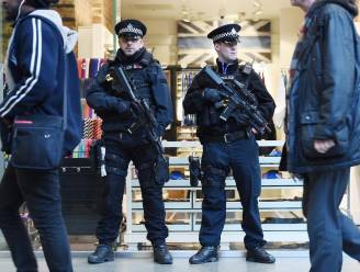 "17-jarige opgepakt, 21-jarige vrijgelaten in verband met ontploffing Londense metro"