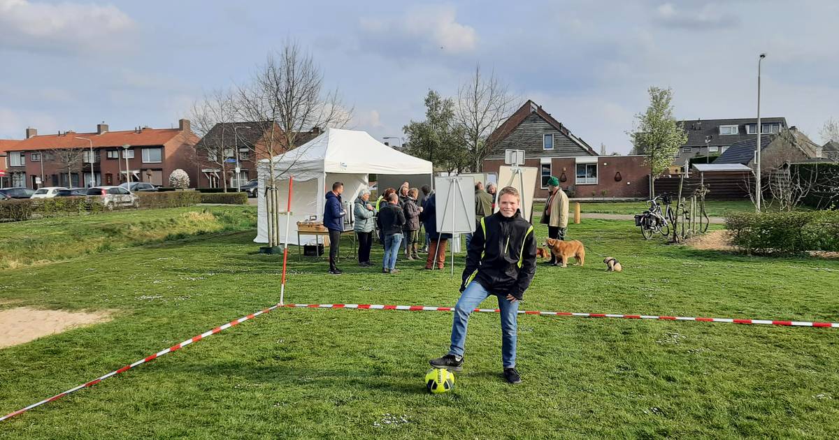 Jeugd Hooge Zwaluwe wil trapveld, maar buurt bromt