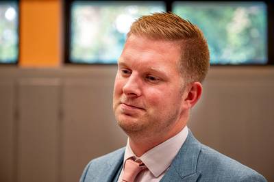 Bedreigde en bijna aangereden burgemeester: ‘Voor mijn man is de schrik groter’