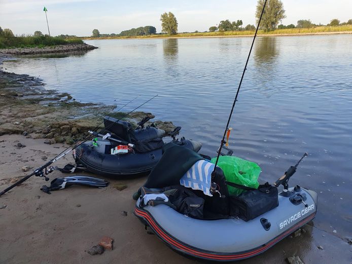 Meerval 222cm uit IJssel gevangen door Niels Kersten en Sido Terpstra vanuit de bellyboat.