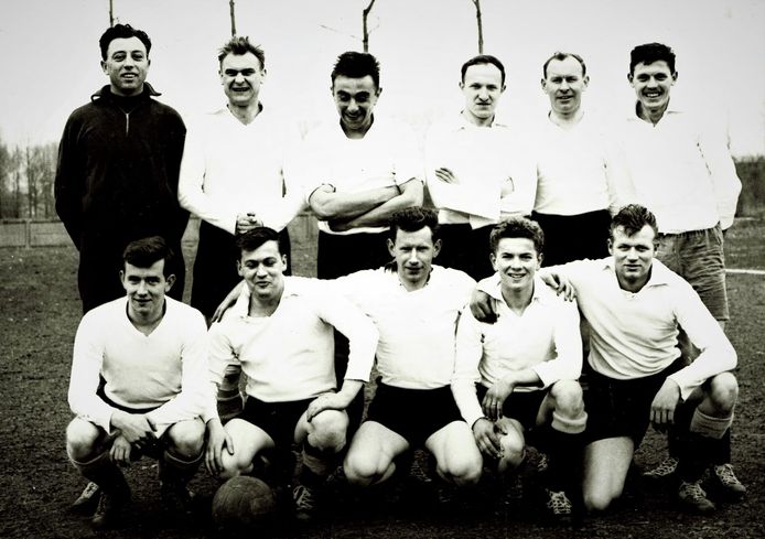 Geschiedenis van het Wichelse voetbal in beeld.
