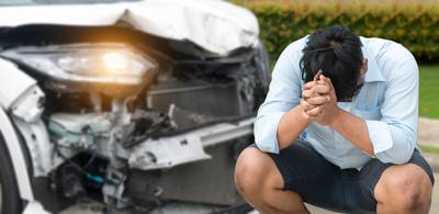 Auto-ongeval tijdens het pendelen: komt je werkgever tussen in de kosten? En wat moet jij zelf concreet ondernemen?