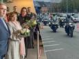 Burgemeester Christoph D’Haese en de familie van Patrick Lanckman leggen bloemen neer. / Herdenkingsrit van Gent naar Aalst voor overleden politieagenten.