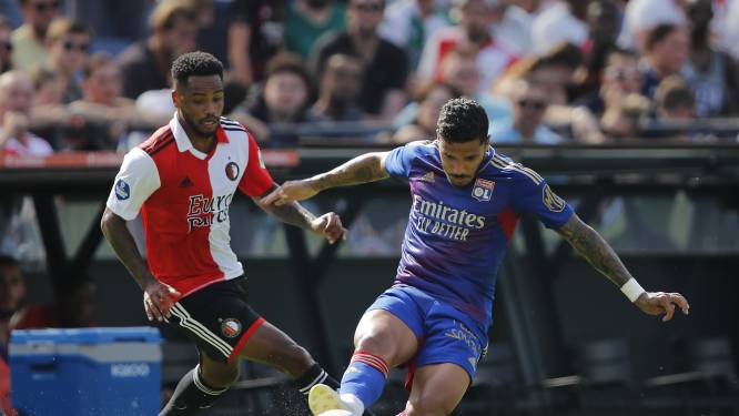 Tijd dringt voor Feyenoord richting start competitie: ‘Geen enkele club kan met één spits het seizoen doorkomen’