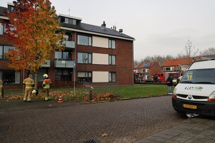 In een woonzorgcentrum in Wijk en Aalburg is vrijdagochtend brand uitgebroken. Het pand is ontruimd.