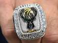 Les Bucks ont reçu leur extravagante bague de champions