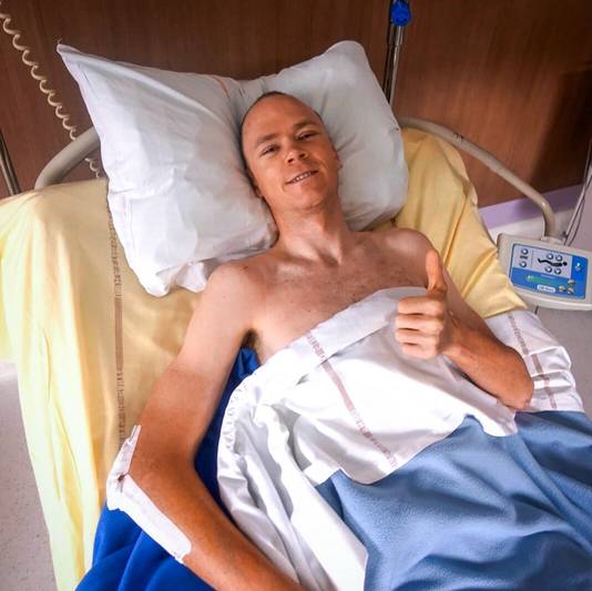 Chris Froome in juni vanuit het ziekenhuisbed in Saint-Étienne.
