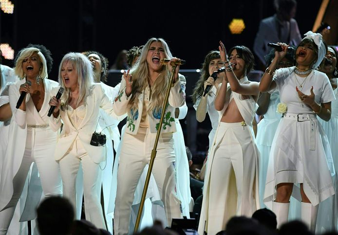 Kesha tijdens haar Grammy's.
