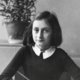 De wereldwijde fascinatie voor Anne Frank: ‘Het is een softe versie van een gruwelijke geschiedenis’