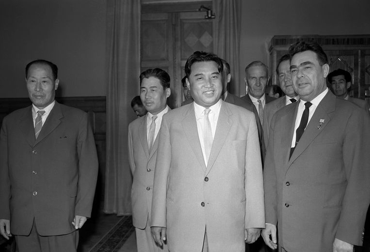 Kim Il-sung (midden) bij zijn bezoek aan Moskou in 1961. Beeld Getty Images