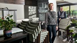 Hoe gaan we na de lockdown op restaurant en café? “Als we vertrouwen van klanten winnen door met mondmasker te bedienen, gaan we dat doen”