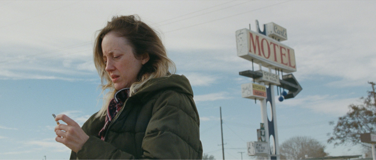 Andrea Riseborough in 'To Leslie'. Beeld 