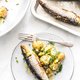 Van Yvette van Boven: gegrilde sardines met kruidige krieltjessalade