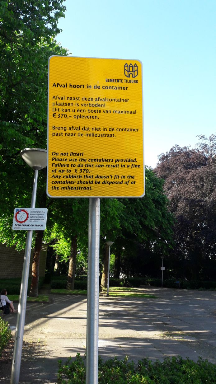 Milieuparkje Tilburg, Louis Bouwmeetserplein, waarschuwingsbord