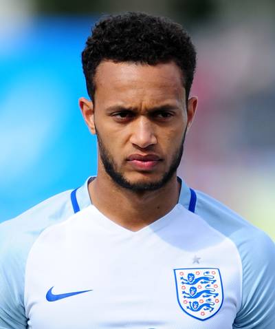 Baker mag niet praten met clubs: 'Focus moet op EK'