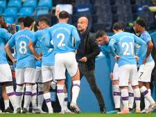 Spelers Manchester City vormen erehaag voor Liverpool